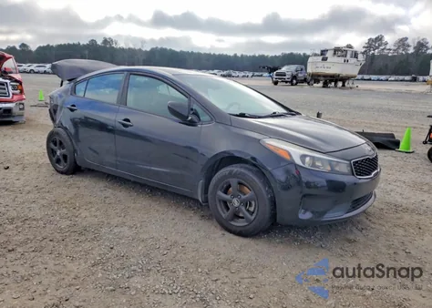 2017 Kia Forte Lx z USA, uszkodzony, nr VIN 3KPFK4A70HE052447